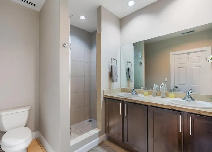 Renovated In High-end Community With Spectacular Mountain Views, Modern Design, And Club Access Сasa de vacaciones Coco