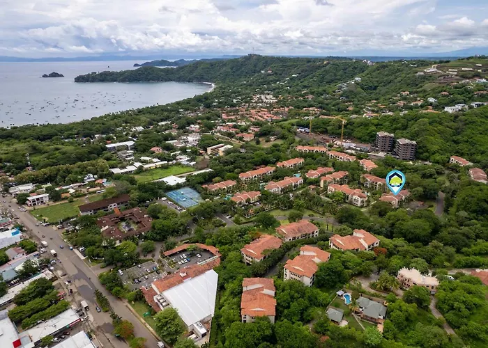 Renovated In High-end Community With Spectacular Mountain Views, Modern Design, And Club Access Сasa de vacaciones Coco