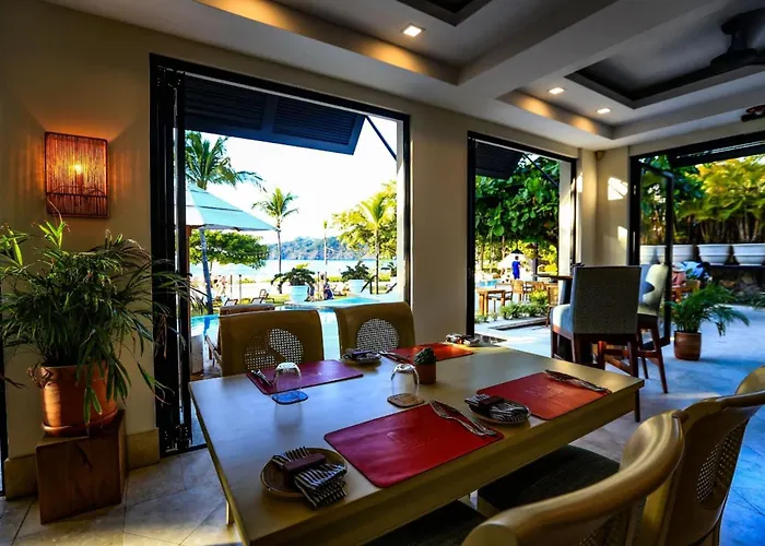 Сasa de vacaciones Renovated In High-end Community With Spectacular Mountain Views, Modern Design, And Club Access *